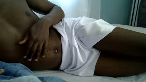 Snapshot of lunalove22_ chatting on October 28, 2025, 5:00 am lunalove22_ online show from October 28, 2025, 5:00 am