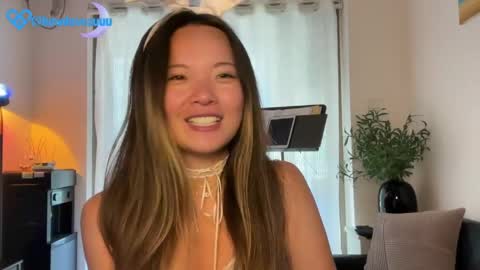 Luna online show from April 22, 2026, 1:30 am