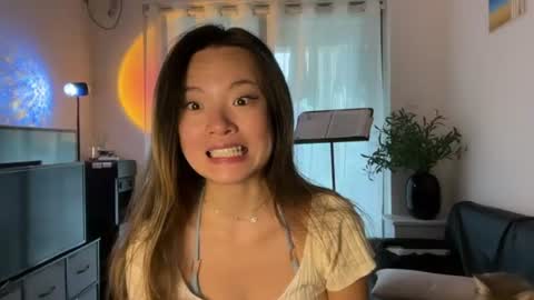 Luna online show from June 9, 2026, 1:28 am