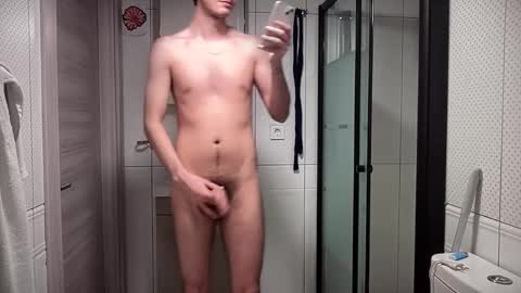 Snapshot of lunamalpica chatting on December 29, 2024, 3:13 pm LunaPica online show from December 29, 2024, 3:13 pm