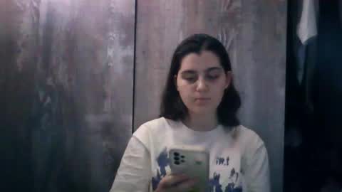 lunamoody online show from September 19, 2025, 2:40 pm