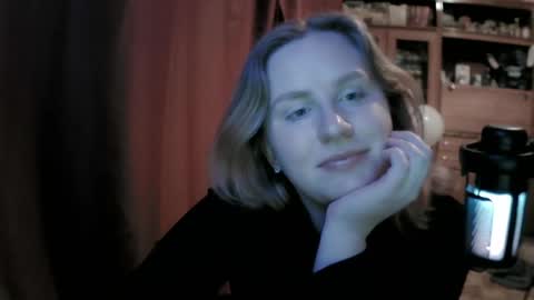 lunamystique_ online show from April 9, 2026, 7:08 pm