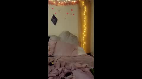 lunanova4 online show from January 10, 2026, 2:35 am