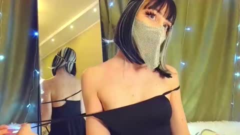 Luna online show from December 15, 2025, 7:01 am