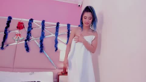 Luna Page online show from January 6, 2025, 5:16 pm