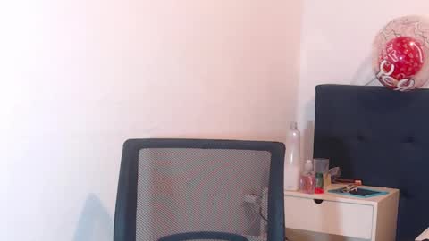 Julieth  online show from December 3, 2024, 7:21 am