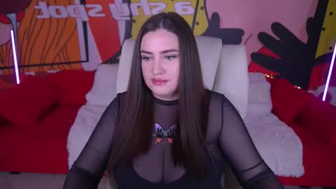 Luna online show from September 19, 2025, 7:58 pm
