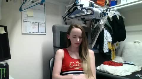 lunapixie2020 online show from February 9, 2025, 9:16 am