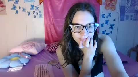 lunaquinn45 online show from November 22, 2025, 4:28 pm