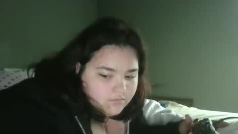 lunar_nightstar online show from September 17, 2025, 2:19 pm