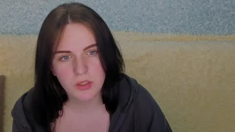 Valeria online show from April 3, 2026, 7:45 pm