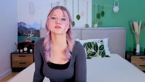 lunariafox online show from March 11, 2026, 2:34 pm