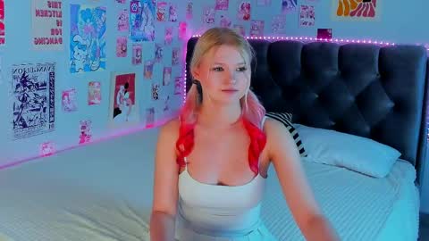 Snapshot of lunariafox chatting on May 30, 2026, 2:36 pm lunariafox online show from May 30, 2026, 2:36 pm
