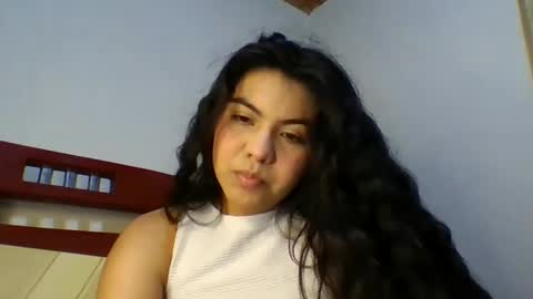 Snapshot of lunariddle chatting on December 19, 2024, 7:51 pm .. .. online show from December 19, 2024, 7:51 pm