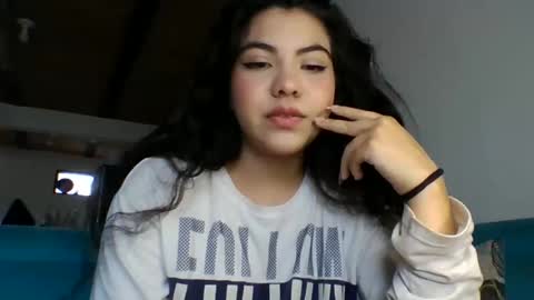 Snapshot of lunariddle chatting on January 7, 2025, 9:57 pm .. .. online show from January 7, 2025, 9:57 pm