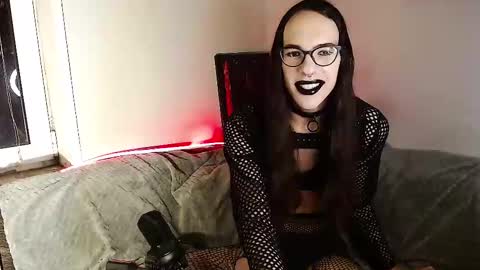 Linda  Linde online show from February 18, 2025, 2:05 am