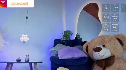 Luna online show from October 13, 2025, 3:17 am