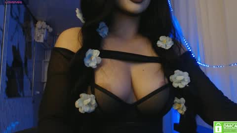 Snapshot of lunarose77 chatting on June 5, 2026, 8:47 pm Luna online show from June 5, 2026, 8:47 pm