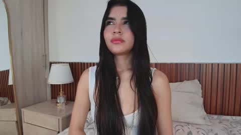 Luna Rousse online show from April 11, 2026, 3:33 am