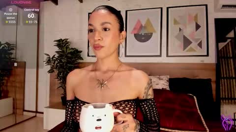 Luna Ruso  online show from October 9, 2025, 7:56 pm