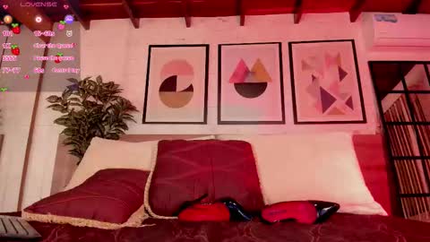 Luna Ruso  online show from January 14, 2026, 8:47 pm