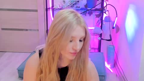 Kate online show from January 27, 2025, 3:04 am