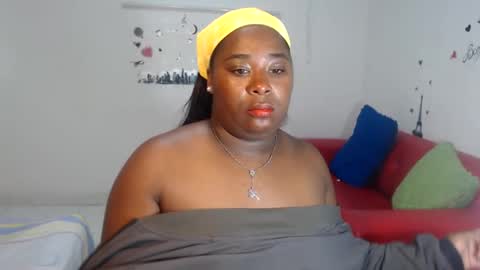 Snapshot of lunathaylor chatting on December 6, 2024, 3:22 pm luna thaylor online show from December 6, 2024, 3:22 pm