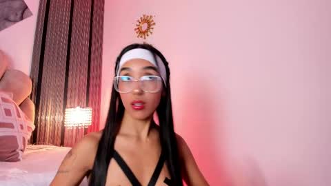 Luna   online show from April 18, 2026, 2:59 am