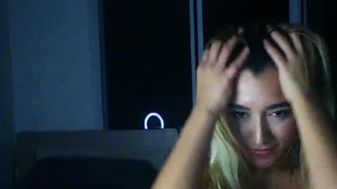 Snapshot of lunavelvvet chatting on July 27, 2026, 2:51 am lunavelvvet online show from July 27, 2026, 2:51 am