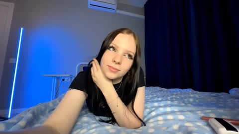 Snapshot of lunavoyce chatting on November 8, 2025, 2:50 pm Lunavoyce online show from November 8, 2025, 2:50 pm