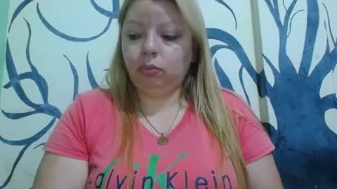 Snapshot of lunay_hot chatting on July 8, 2026, 11:26 am lunay_hot online show from July 8, 2026, 11:26 am