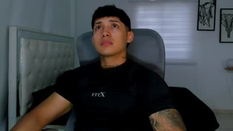 Lunay online show from April 11, 2026, 7:51 pm