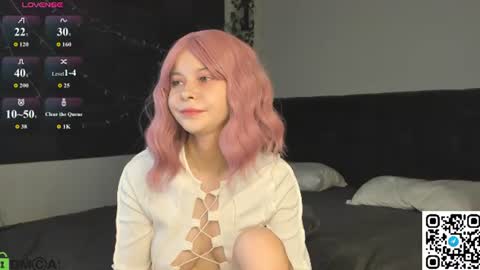 Snapshot of lune_fallenstar chatting on July 14, 2026, 2:05 am Lune FallenStar online show from July 14, 2026, 2:05 am