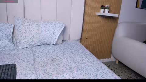 Lunita online show from February 7, 2026, 5:38 pm