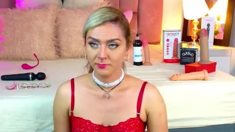 lunitadiva online show from February 15, 2026, 5:20 pm