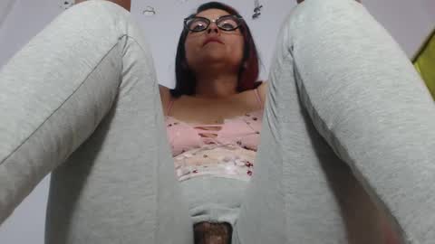 Snapshot of lunitaqueen_ chatting on February 24, 2025, 3:33 am Luna Tamara online show from February 24, 2025, 3:33 am