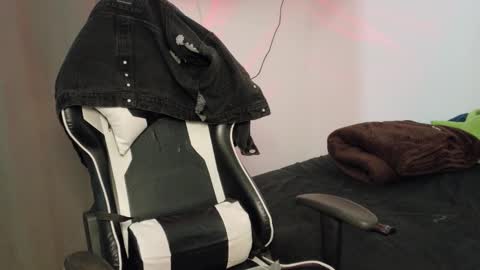 Snapshot of lunnaa1_ chatting on September 26, 2025, 4:05 am Luna online show from September 26, 2025, 4:05 am