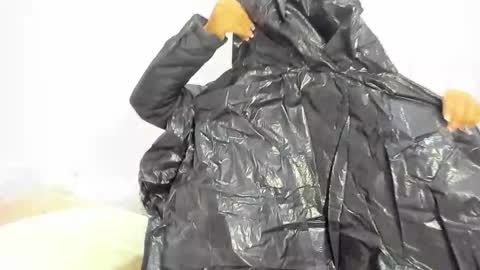     online show from December 5, 2025, 11:41 am