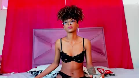 Lunna online show from September 29, 2025, 12:54 pm