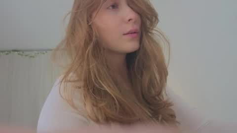 Snapshot of lunoria chatting on May 31, 2026, 11:17 pm lunoria online show from May 31, 2026, 11:17 pm