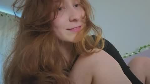 Snapshot of lunoria chatting on June 3, 2026, 4:48 am lunoria online show from June 3, 2026, 4:48 am