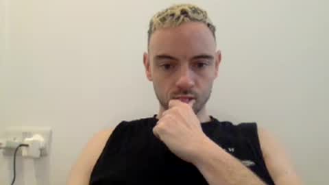 Snapshot of lupine_666 chatting on October 31, 2025, 9:10 am Lupine online show from October 31, 2025, 9:10 am