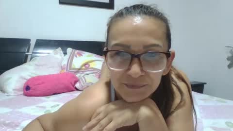 Snapshot of lupitavega_ chatting on September 10, 2025, 10:59 am Lupita online show from September 10, 2025, 10:59 am