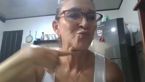 Snapshot of lupitavega_ chatting on September 18, 2025, 7:27 pm Lupita online show from September 18, 2025, 7:27 pm