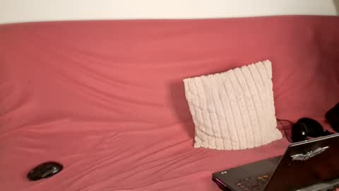 Snapshot of luros_modasy chatting on December 15, 2024, 8:47 pm Luros Modasy online show from December 15, 2024, 8:47 pm