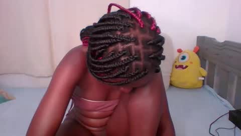 Snapshot of luscious_cuvy chatting on December 19, 2025, 2:35 pm luscious online show from December 19, 2025, 2:35 pm