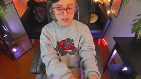 Snapshot of lusiana__ chatting on June 1, 2026, 12:29 pm Luci online show from June 1, 2026, 12:29 pm
