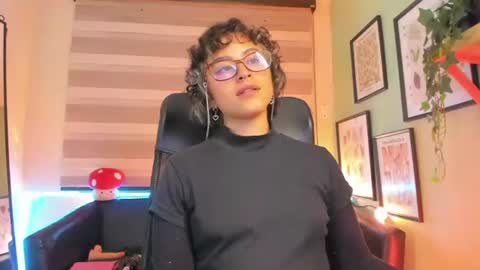 Snapshot of lusiana__ chatting on June 12, 2026, 11:25 pm Luci online show from June 12, 2026, 11:25 pm