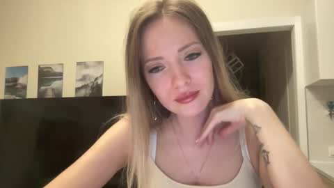 lusiluv online show from October 14, 2025, 7:14 pm