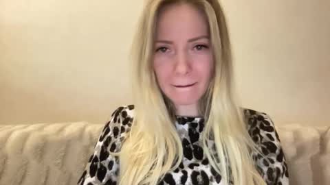 lusiluv online show from February 20, 2026, 8:31 pm